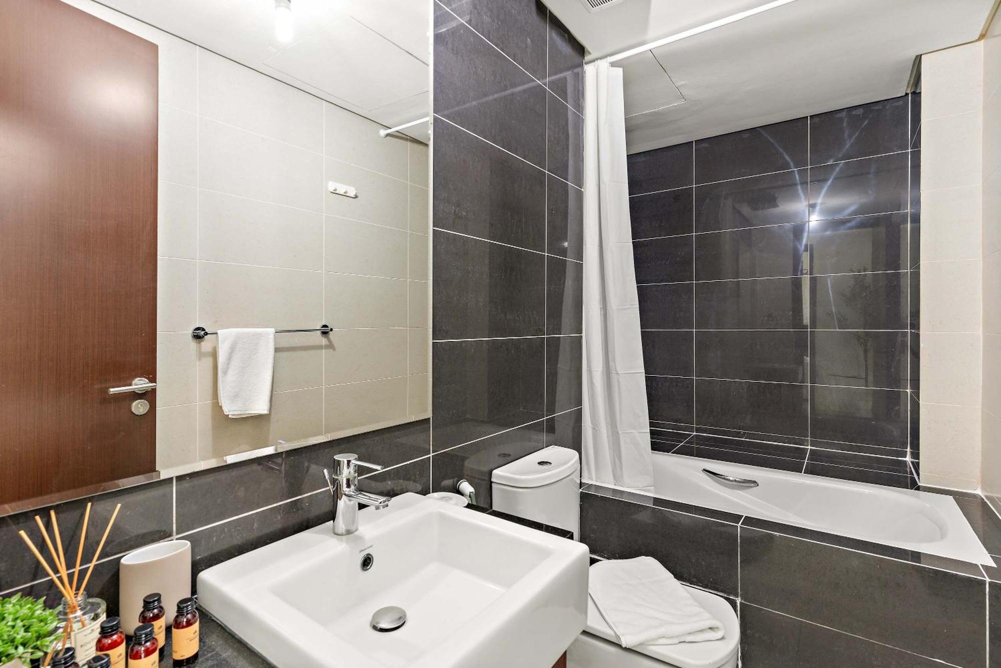 Apartment Silkhaus Luxury 1bdr At Al Maha Tower In Reem Island